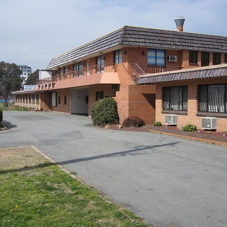 Canberra Lyneham Motor Inn Экстерьер фото